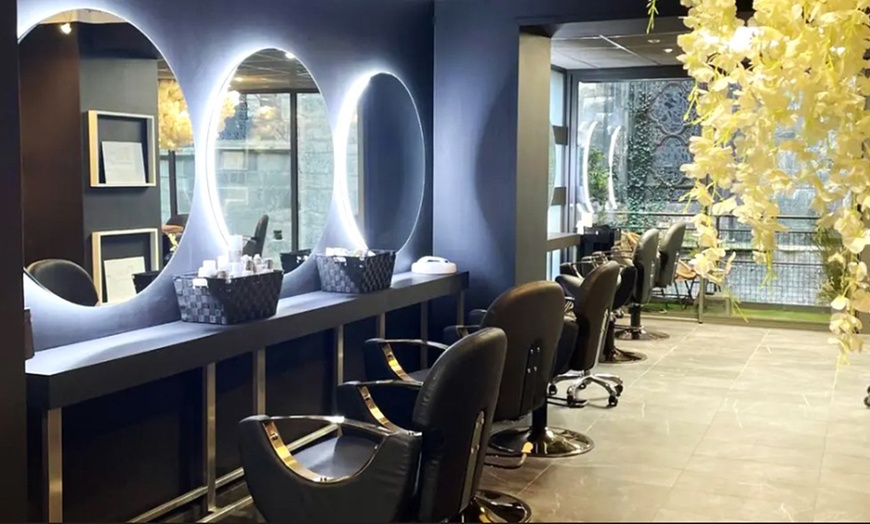 Image 2: Balayage 24 carats ou couleur avec shampoing, coupe & brushing