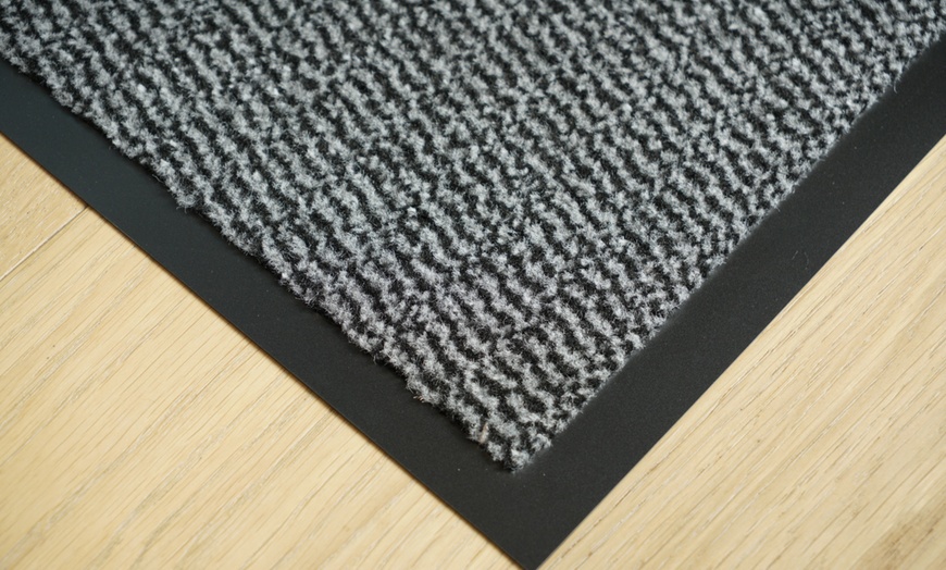 Image 8: Non-Slip Rubber Barrier Door Mat