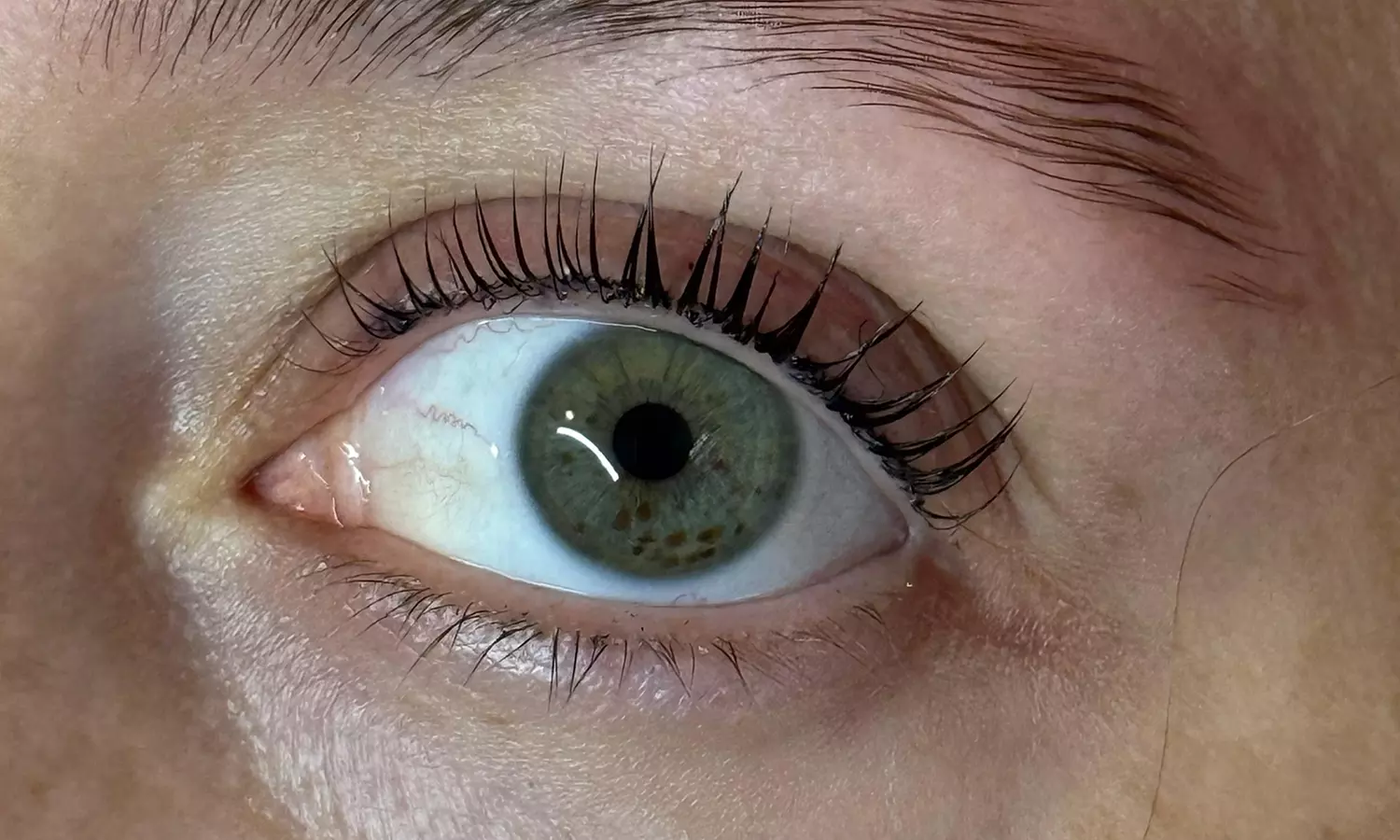 Lifting y tinte de pestañas o cejas con diseño y depilación