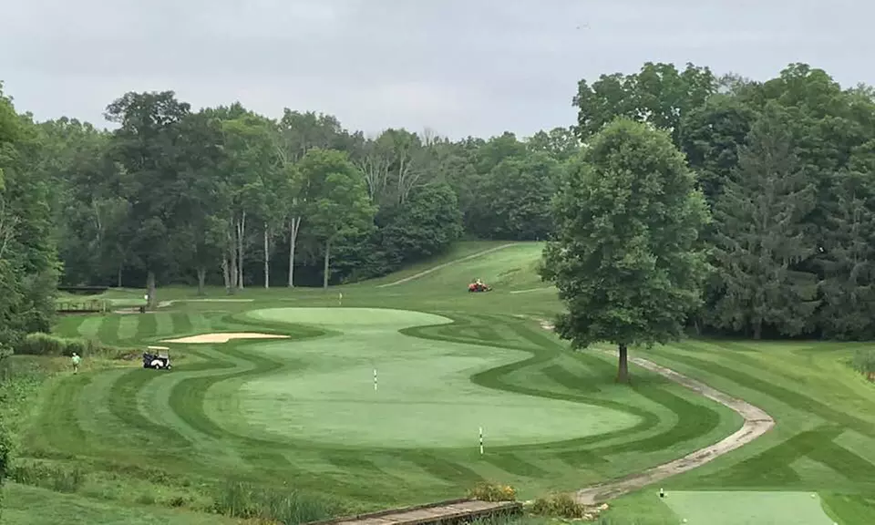 Tee Off w/ Indoor Golf Simulation for Any Skill Level in Medina, OH