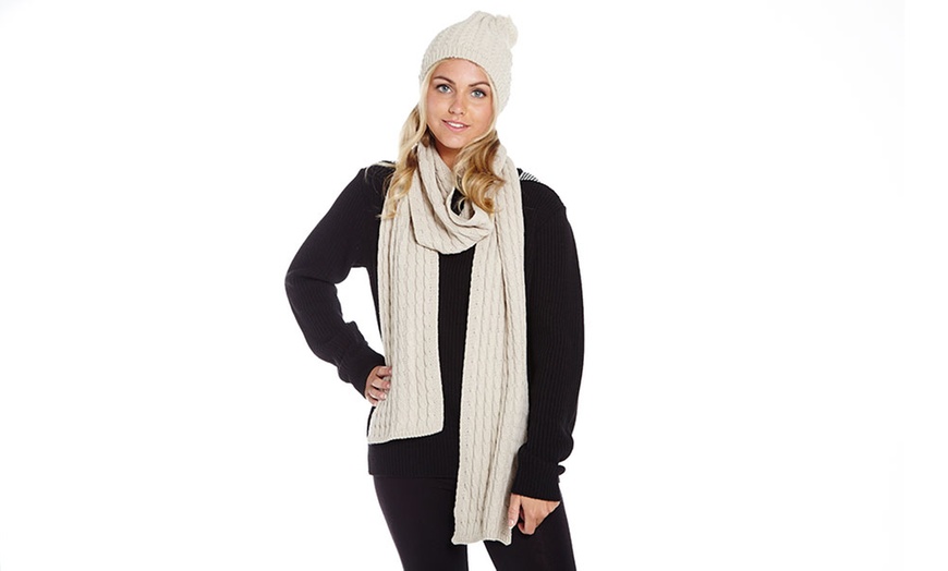 Image 9: Knit Hat and Scarf Set