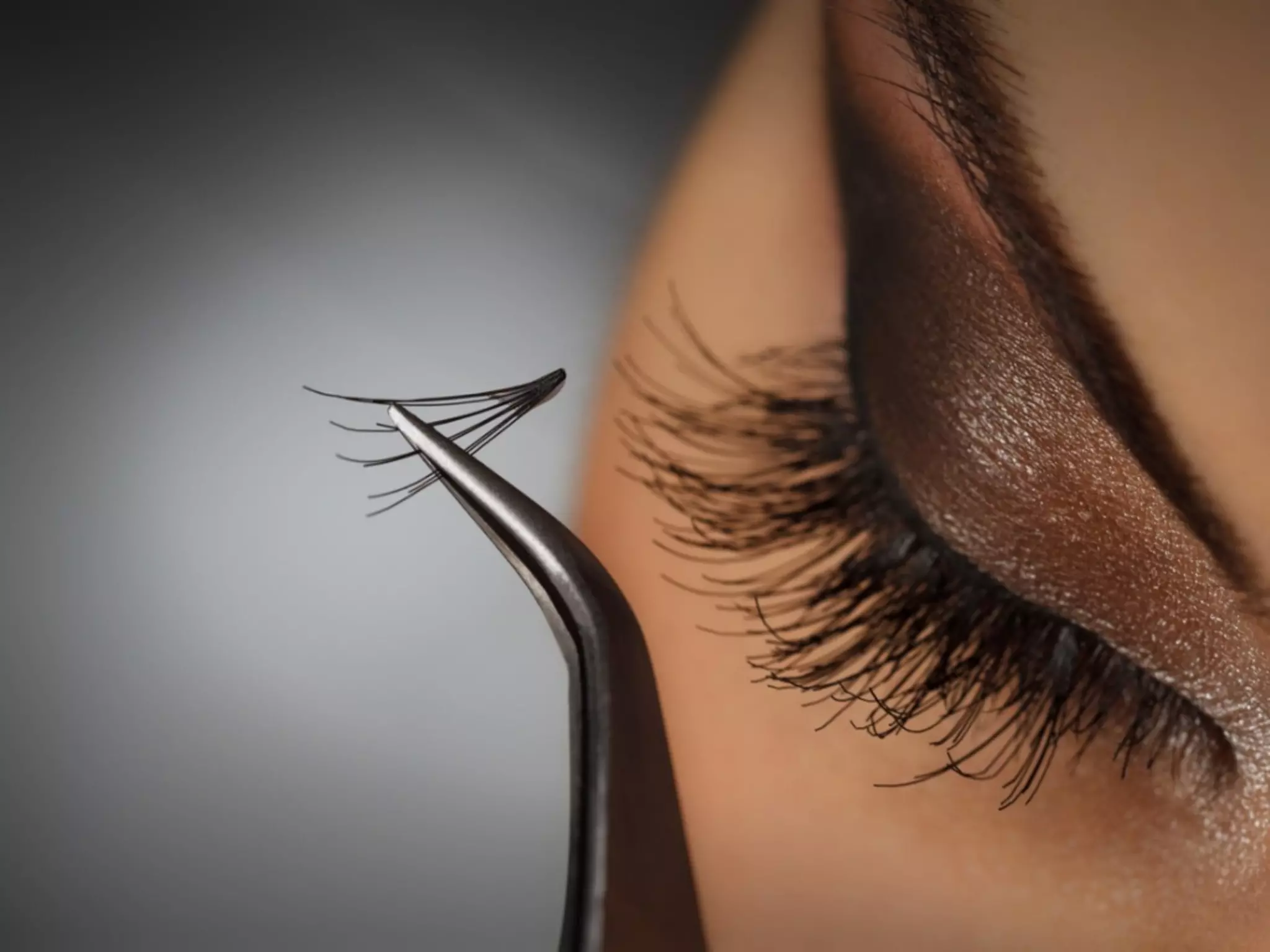 Vaani Salon's tailored eyelash extensions offer a choice of full or natural look, enhancing beauty up to 39% - Primary Image