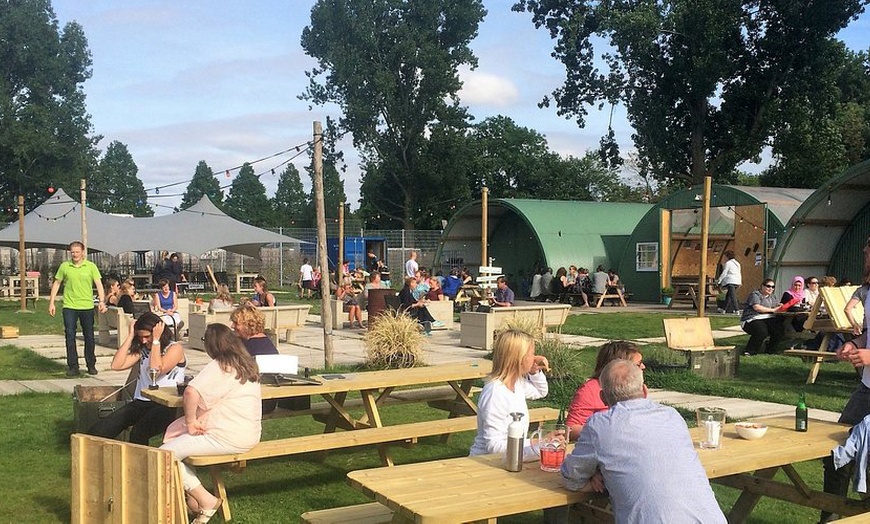 Image 9: Lachen, gieren, botsen en scoren: Bubbel Voetbal voor 4 - 12 personen