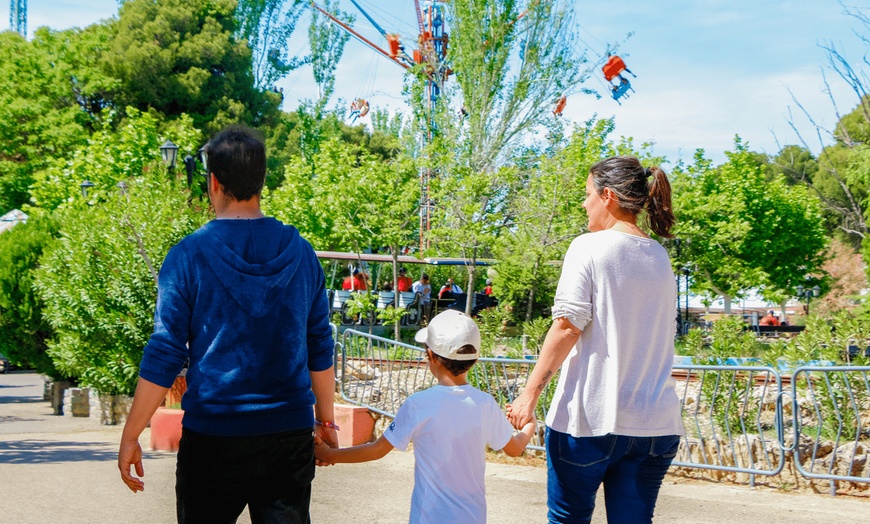 Image 8: Entradas para niño y adulto al Parque de Atracciones de Zaragoza