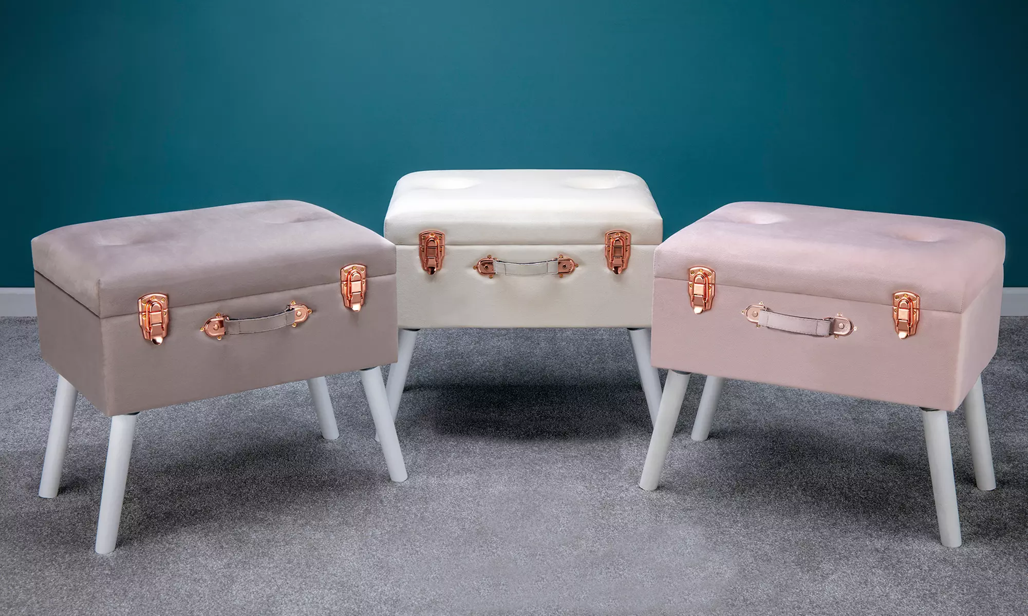 Hocker mit Stauraum in Silber, Elfenbein oder Rosa - Primary Image