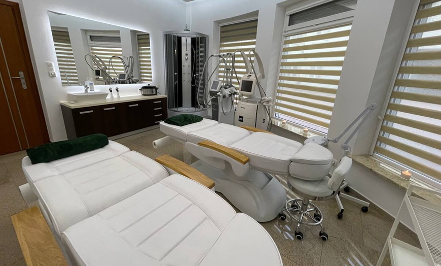 Image 9: Do 63% zniżki na Masaż - Jeden rodzaj w Aurora Clinic&Spa