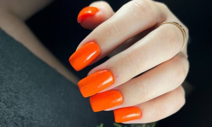 Image 1: Manicure i pedicure hybrydowy dla długotrwałego koloru