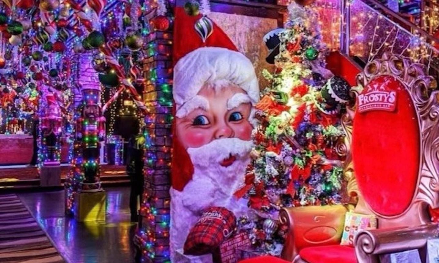 Entry and Drink at Iconic Frostys Christmas Bar Pop-Up in Chicago