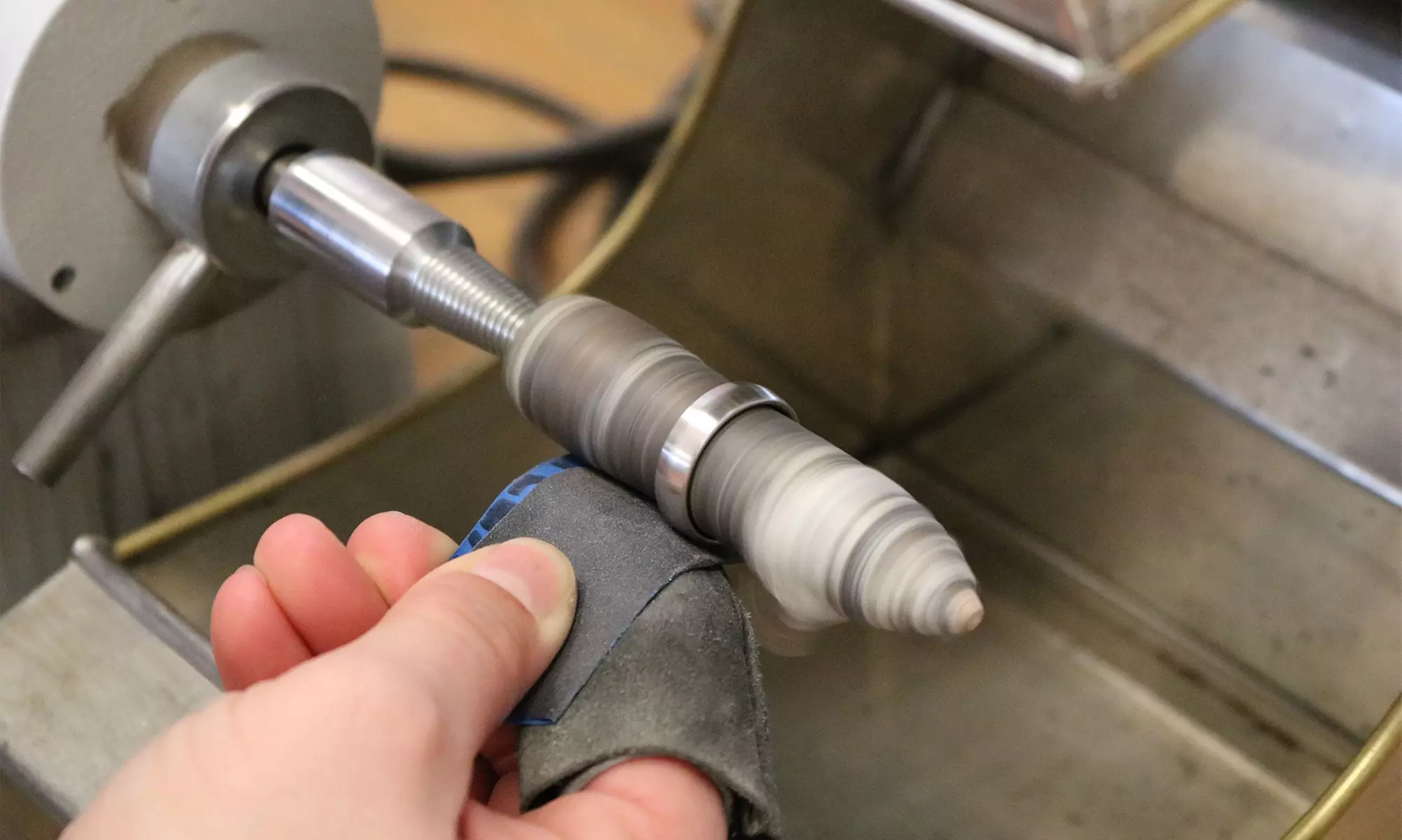 3-5 Std. Goldschmiede-Workshop mit Drinks für 1 oder 2 Personen