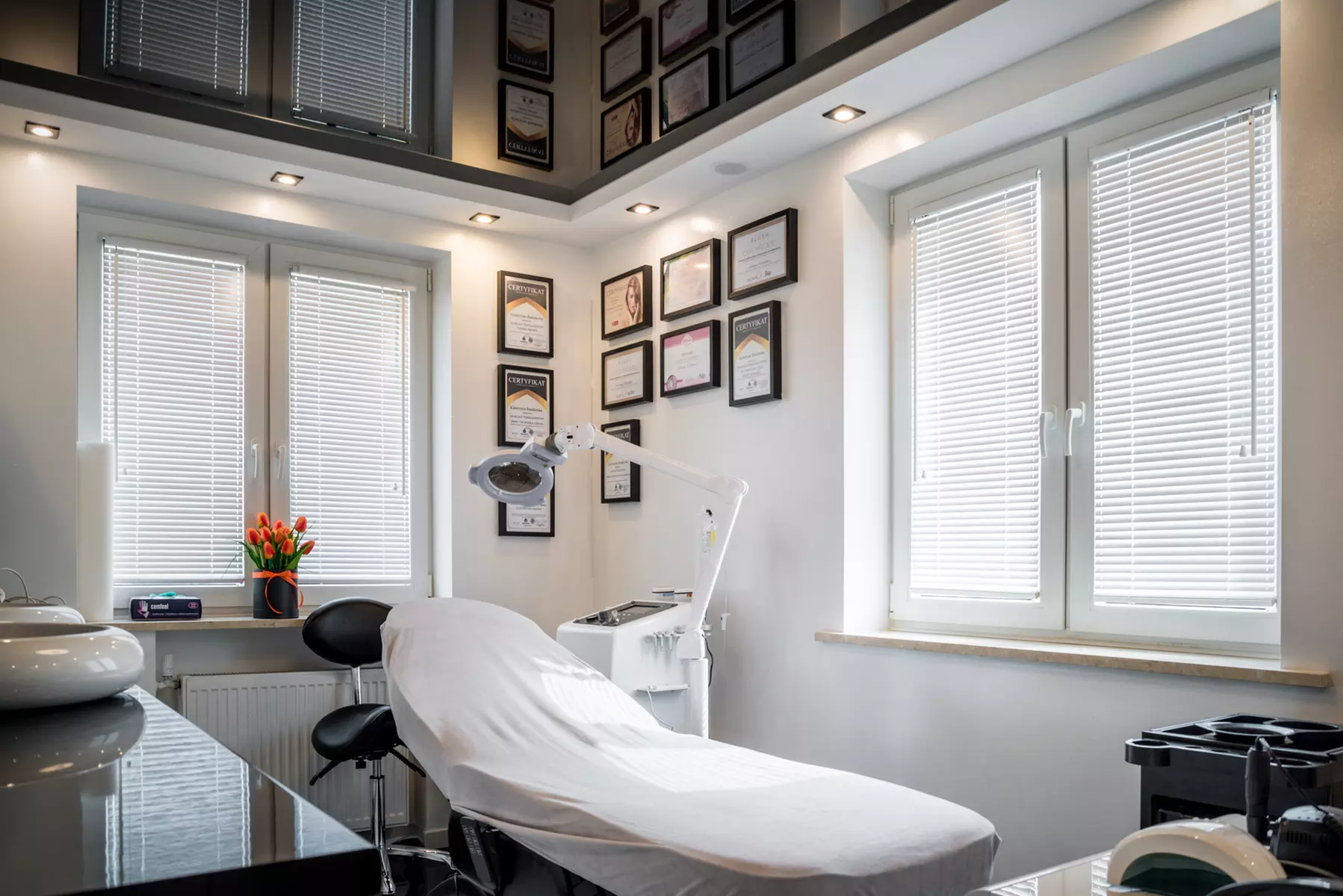 Profesjonalny makijaż permanentny oczu i brwi – różne metody