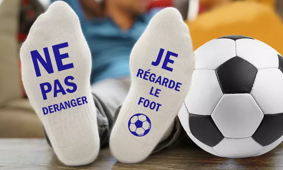 Chaussettes cadeau fun "Ne pas déranger, je regarde le foot" - Primary Image