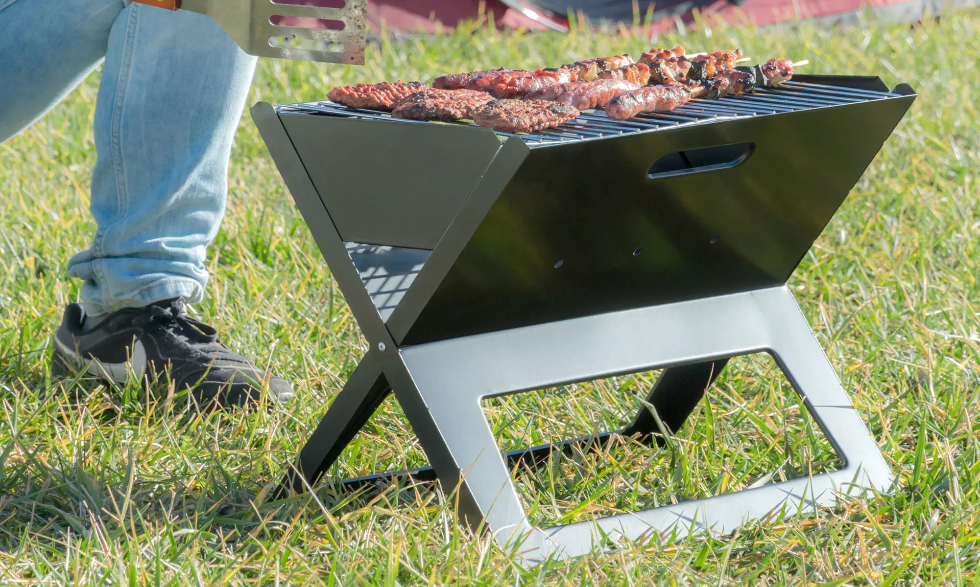 Barbecue de table pliable au charbon de bois InnovaGoods