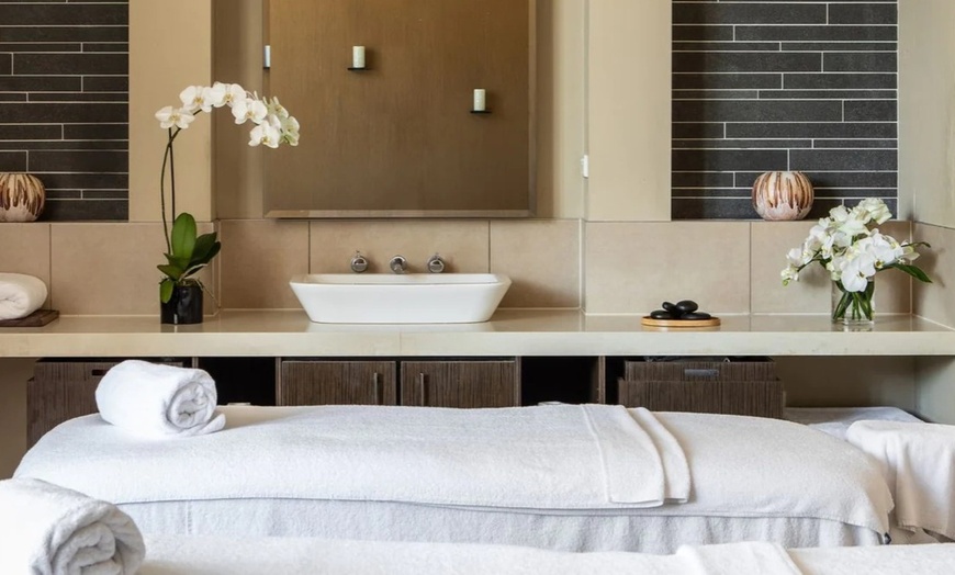 Image 2: Enjoy Blissful Relaxation with a 90-Minute Pamper Package