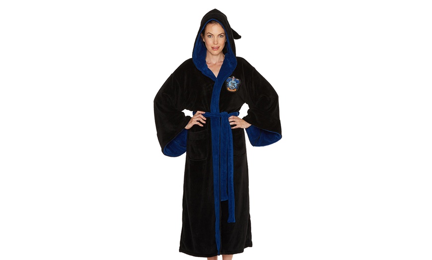 Image 6: Harry Potter Themed Bathrobe