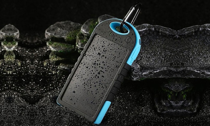 Image 7: Waterproof Solar Power Bank