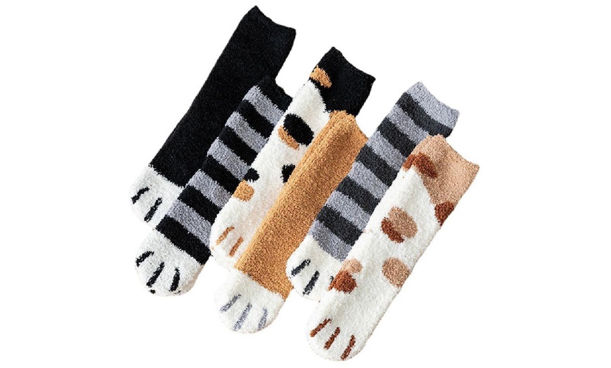 Image 3: One or Six Pairs of Fleece Cat Paw Socks