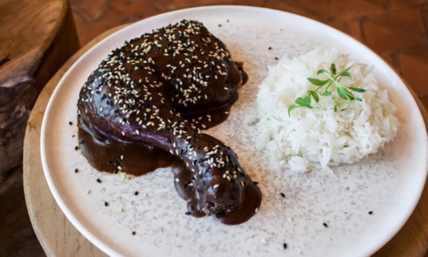 Image 6: Menús para 2 o 4 personas con entrante, principales, postres y bebidas