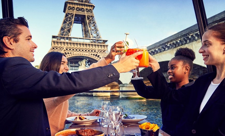 Image 9: Formule déjeuner ou dîner croisière au choix avec Paris Seine