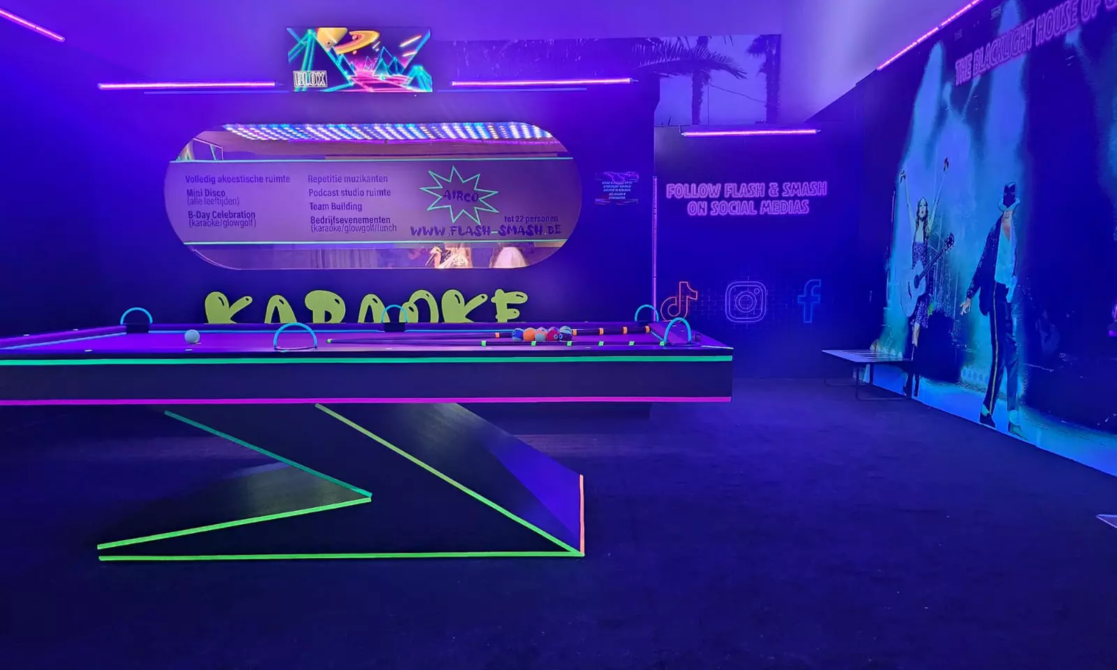 Daag je vrienden uit: een potje blacklight pool bij Flash And Smash