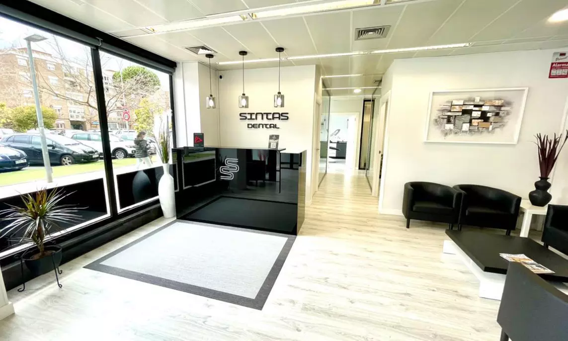 Hasta 46% de descuento en Examen dental (limpieza, radiografías, revisión) en Sintas Dental