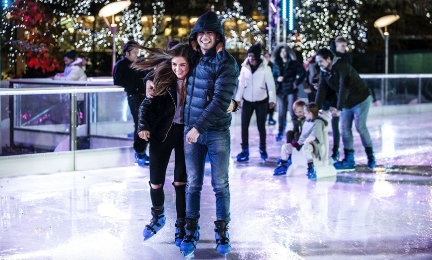 Image 2: Ice Rink Canary Wharf