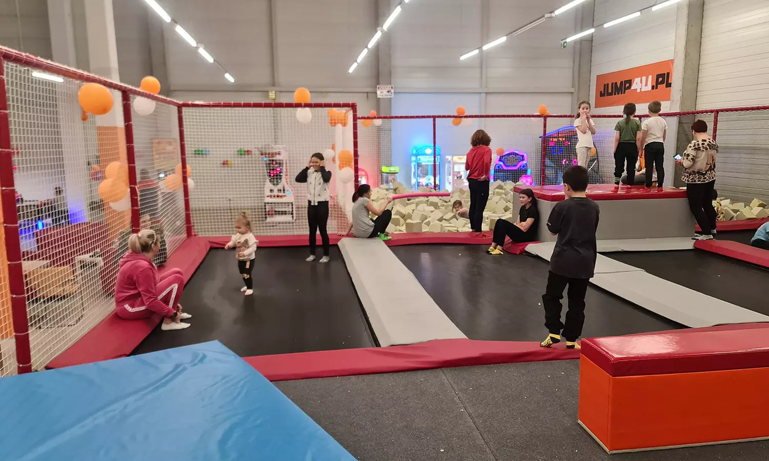 Godzinne wejście do parku trampolin dla 1 lub 2 osób