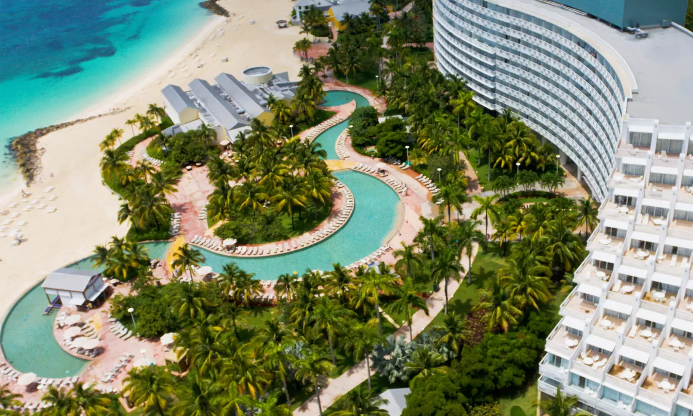 ✈ 4-Night Breakers Cay at Grand Lucayan Stay with Air. Price/Person Based on Double Occupancy. (Buy 1 Groupon/Person) - Primary Image