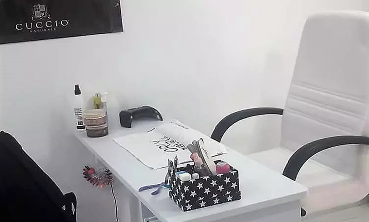 Hasta 50% de dto. en Cejas - Depilación con hilo / Tinte en S Plus S Peluqueros