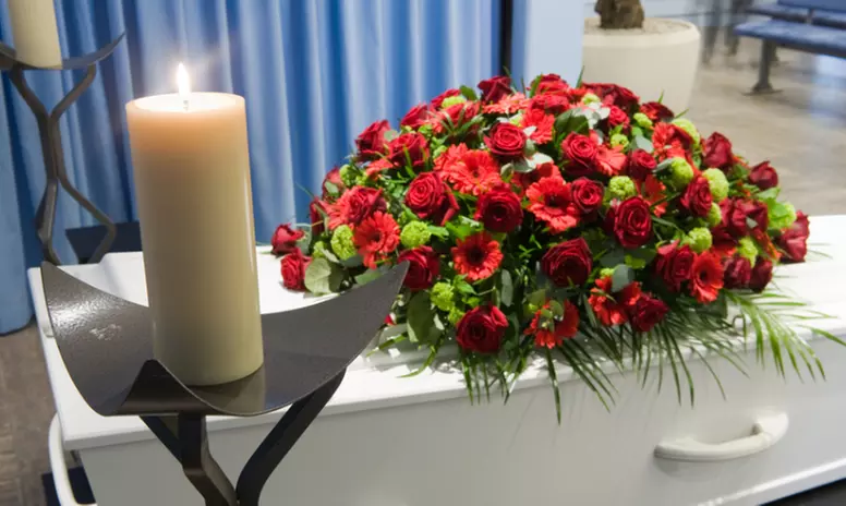 $250 for Glorious Garden Funeral Casket Spray at LA Funeral Flowers ($399 Value) - Primary Image