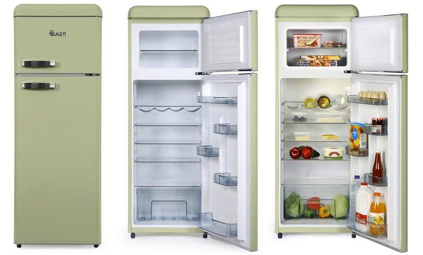 Image 4: Swan Retro-Style Fridges