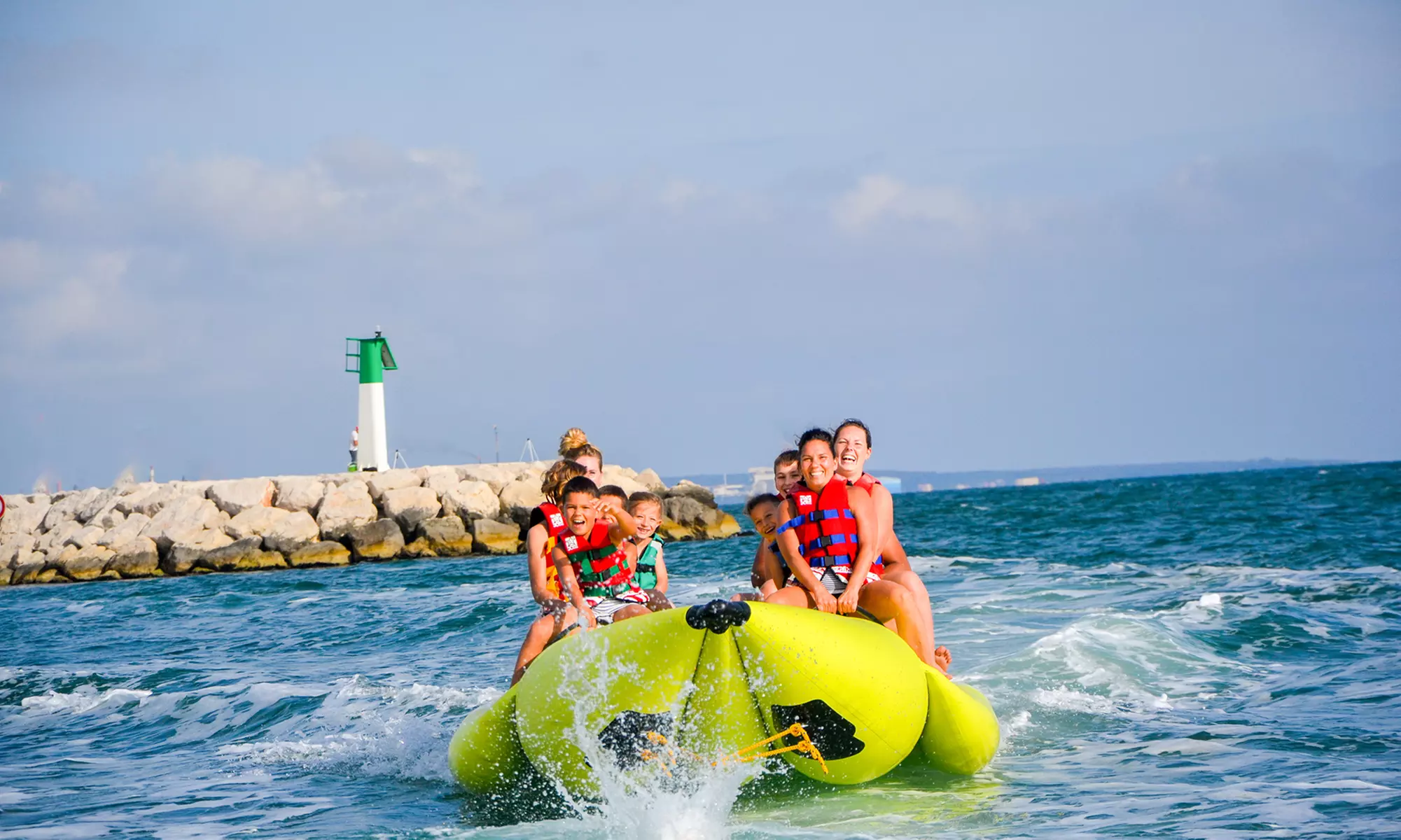 Session de 12 ou 16 min. de bouée tractée pour 2 ou 4 pers. avec Maora Jetgliss (jusqu'à 27% de remise) - Second Medium