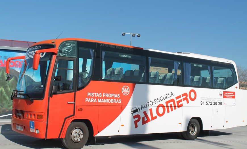 Image 2: Curso permiso de camión o autobús