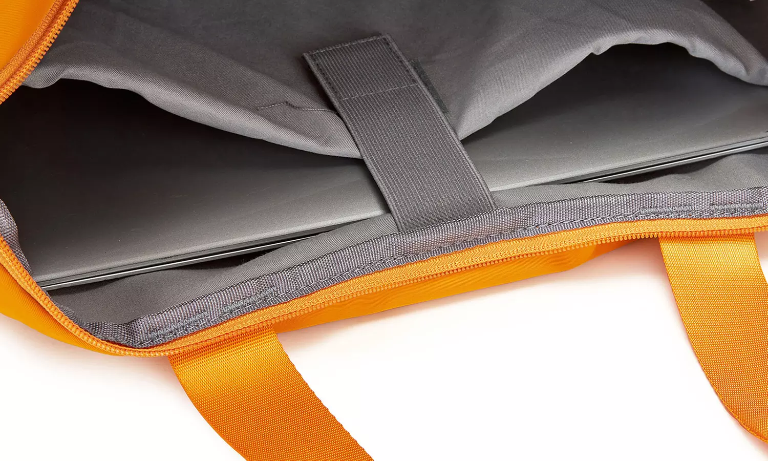 Clearance Kono 19L Water-Resistant Travel Bag with Laptop Sleeve