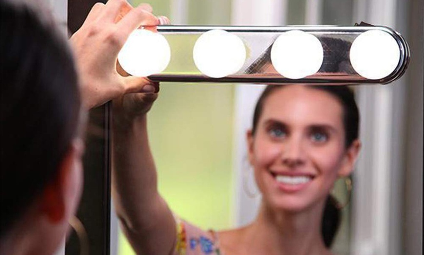 Image 2: Portable Vanity Mirror LED Light