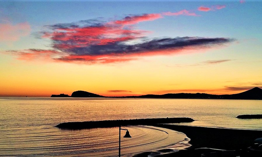 Image 7: Formia: fino a 3 notti in camera con vista mare e colazione 