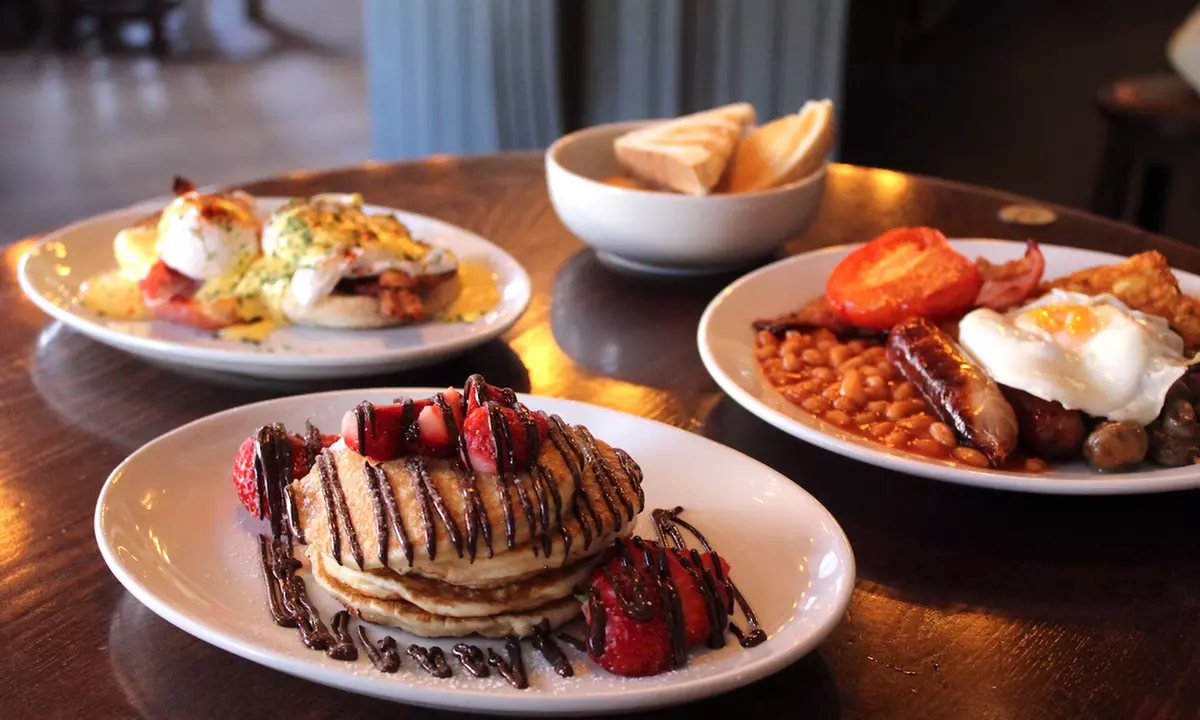 Manchester: One Night w/Breakfast, Optional Bottle of  Prosecco&Dinner