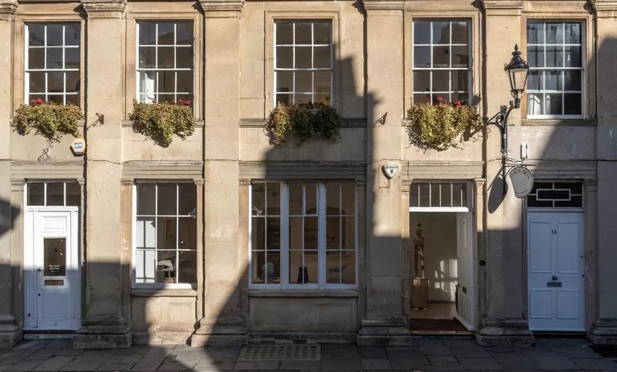 Image 22: Bath: 4* Traditional Standard Room Stay with Optional Breakfast