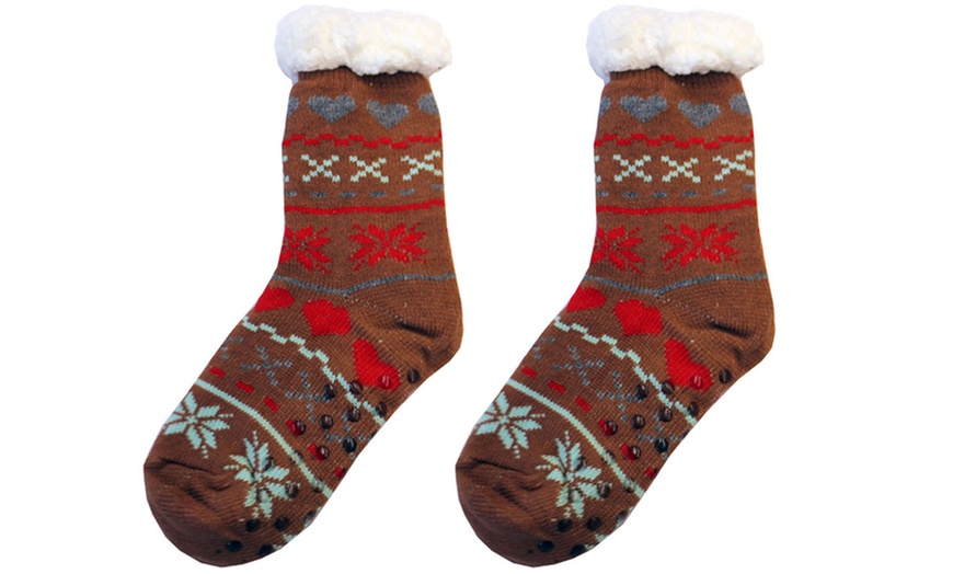 Image 33: Festive Warm Sherpa Fur Slipper Socks