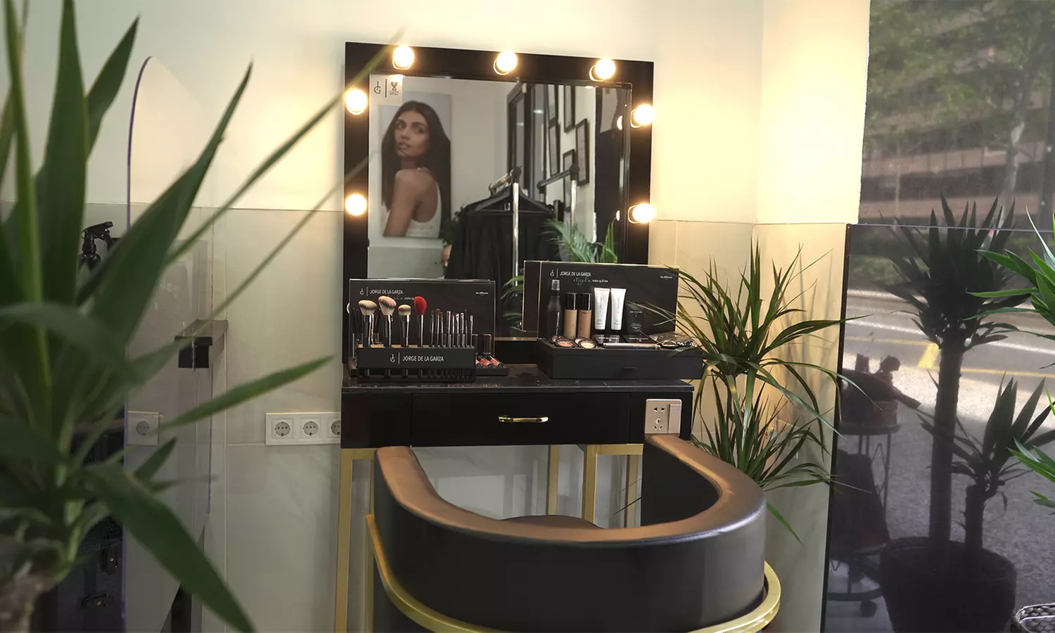 ¡Adiós al frizz, hola al cabello sedoso! Alisado brasileño u orgánico