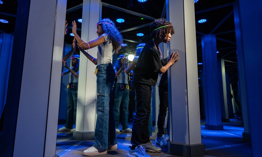 Image 4: Mirror Maze at American Dream: Get Lost in the Neon Lights!