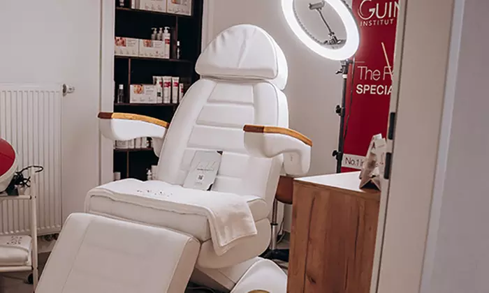 Augenbrauen- und Wimpernlifting opt. inkl. Zupfen & Färben