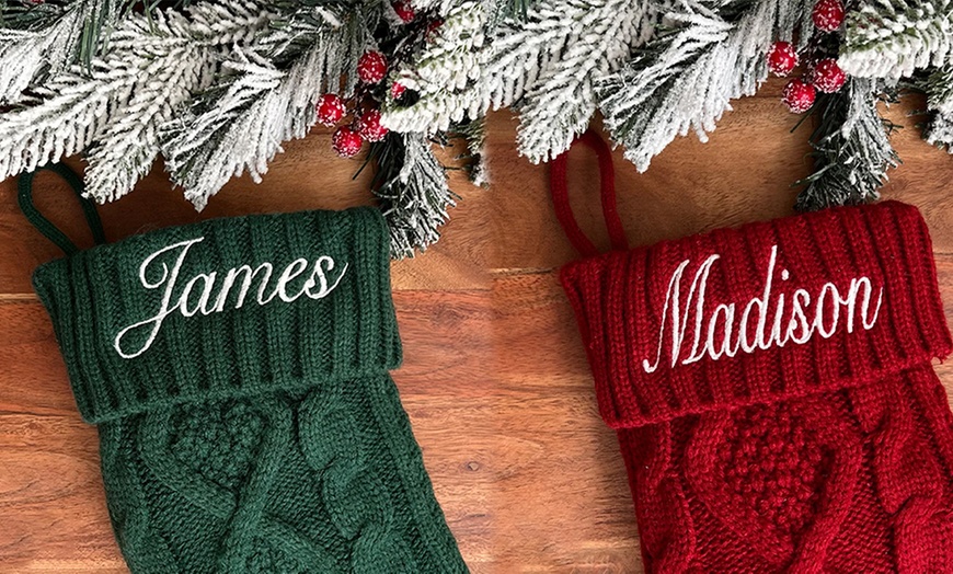 Image 2: 1 ou 2 chaussettes de Noël brodées personnalisées