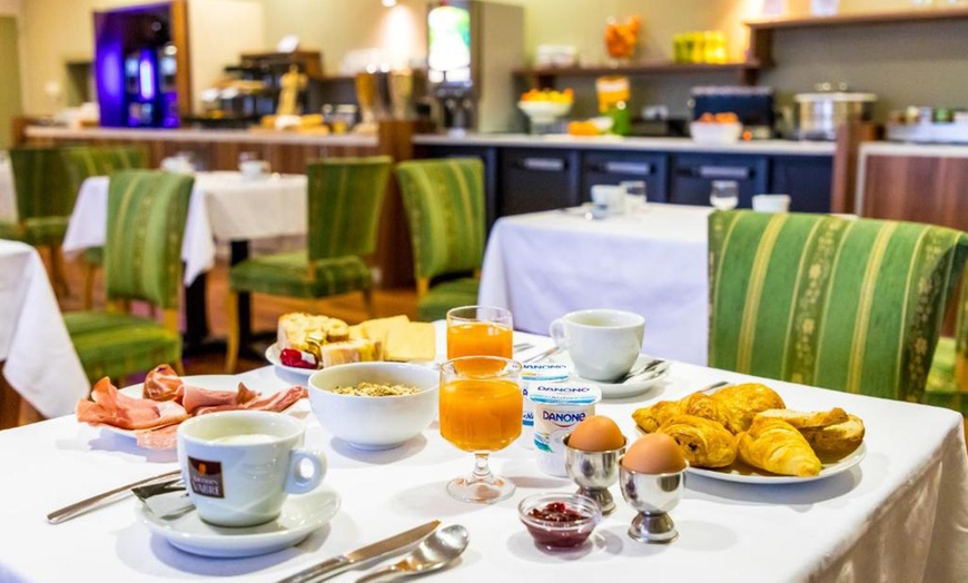 Image 10: Vittel : chambre double ou triple avec petit-déjeuner et accès spa