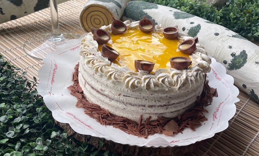 Image 3: Hausgemachte Torte & Heißgetränk