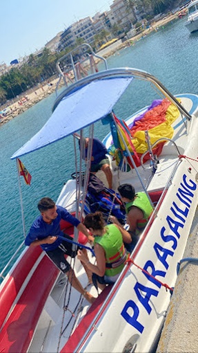 Vuelo en parasailing para hasta 3 personas