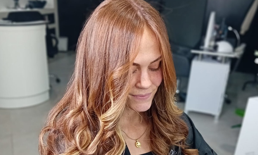 Image 20: Sesión de peluquería con opción a corte, tinte o mechas para 1