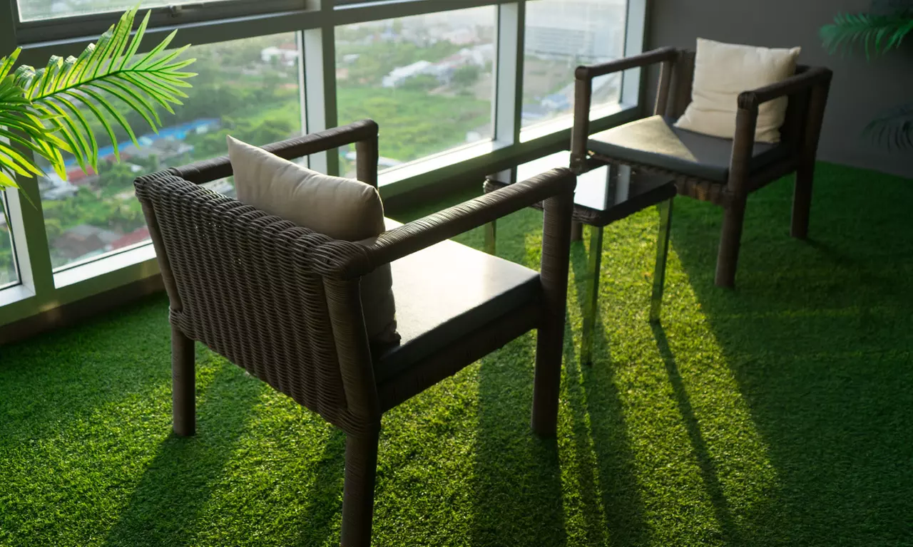 Rotolo prato sintetico dall'aspetto naturale, disponibile in 3 misure, con spedizione gratuita - Primary Image