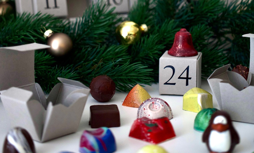 Image 2: Deluxe Pralinen-Adventskalender von Fanny's Manufaktur inkl. Versand