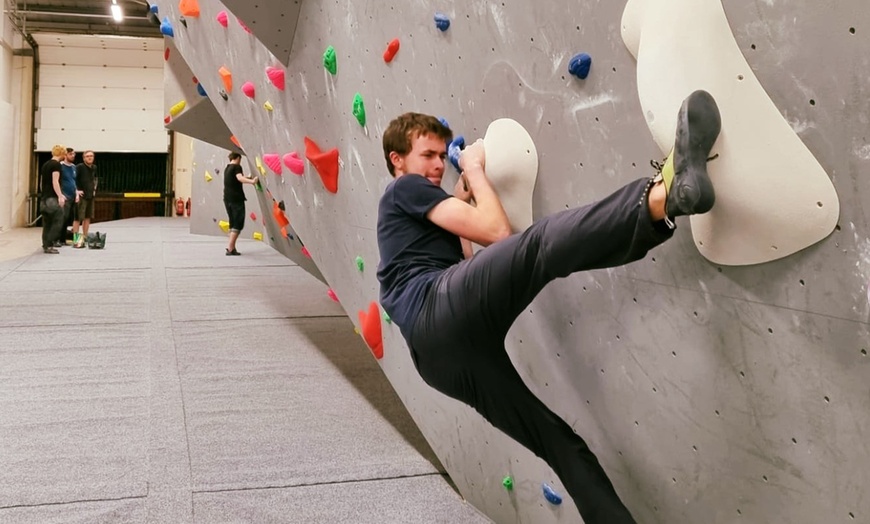 Image 7: Indoor Bouldering Induction Session