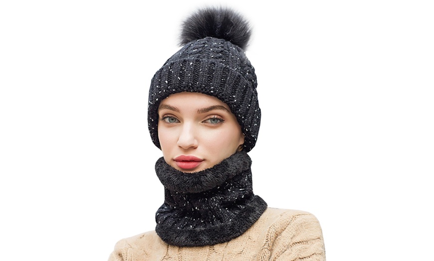 Image 4: Ensemble bonnet en tricot et un chauffe-cou assortis